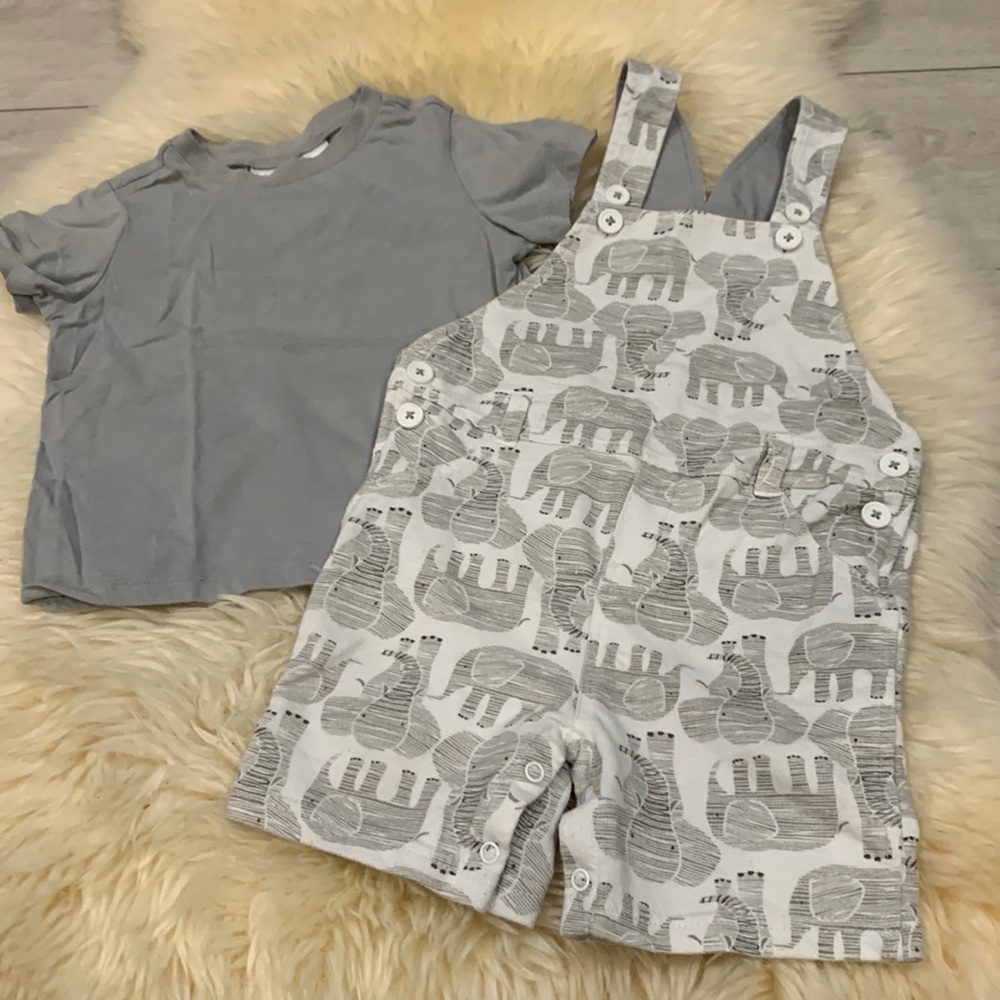 First Impressions Gray/White T-Shirt and Shorts Overalls Elephant size 24M
